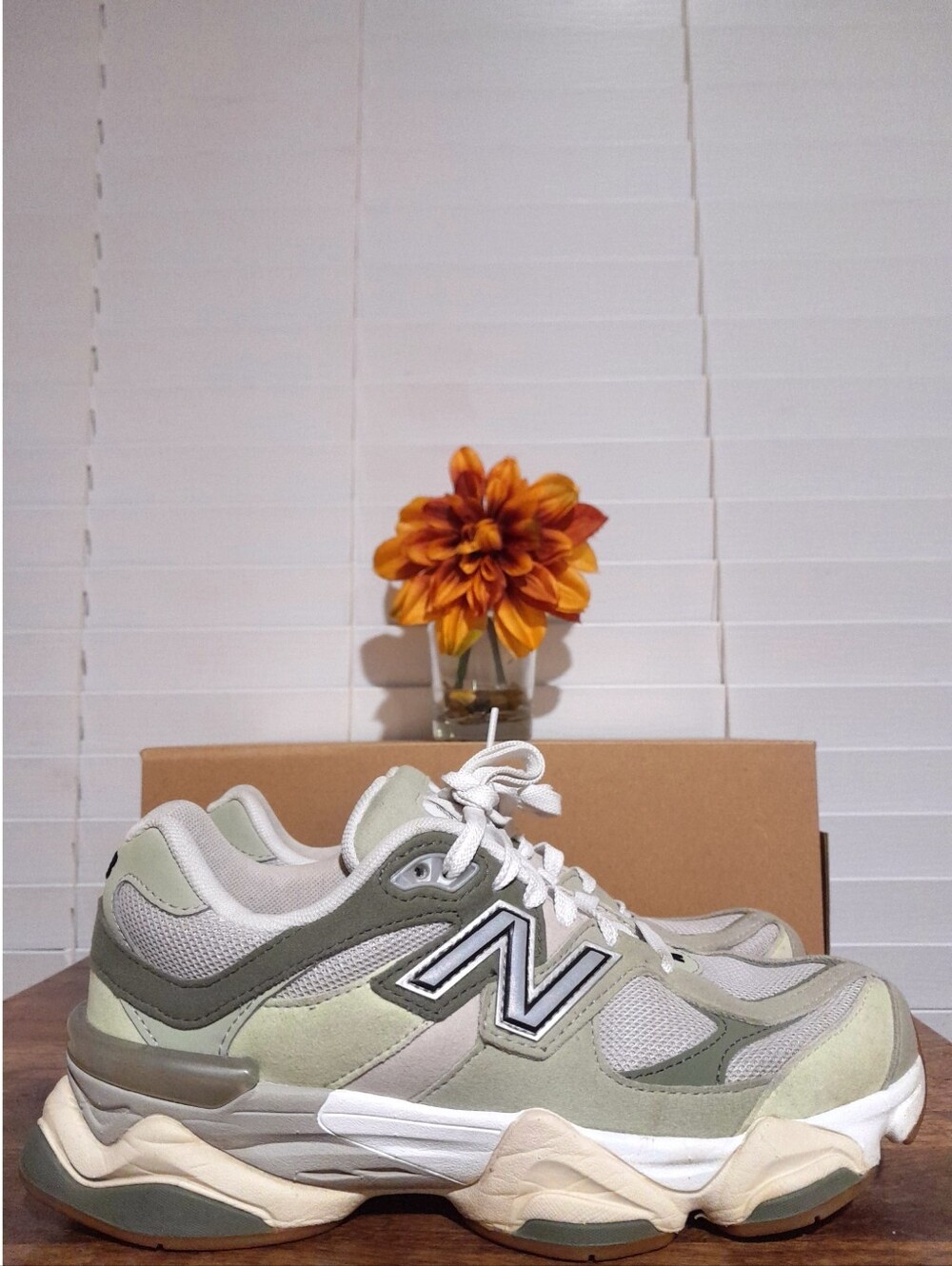 New Balance 9060 Olivine / Dark Green / Gum Youth sz 6 fits women's 7.5